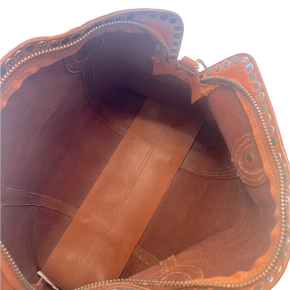 Overland Horizon Studded Argentine Leather Crossbody Handbag - Picture 8 of 9